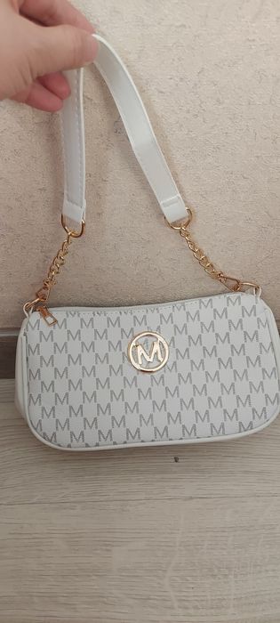 Стильная мини сумочка белая