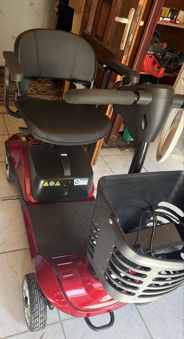 Scuter/carucior electric pentru varstnici sau persoane cu dizabilitati