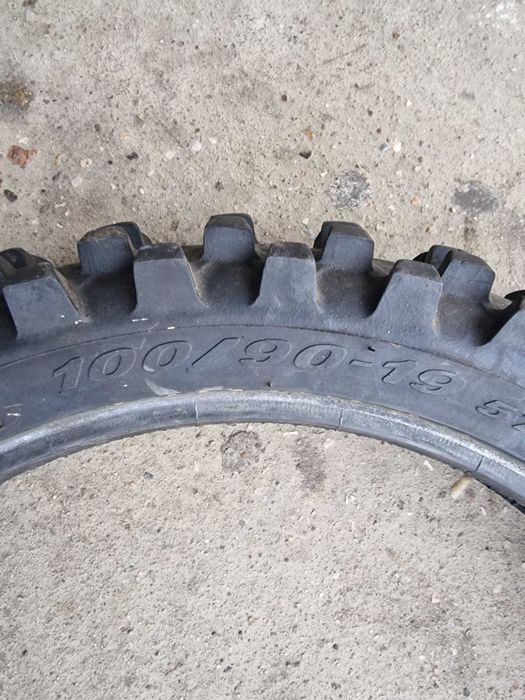 100 90 19 Кросова гума