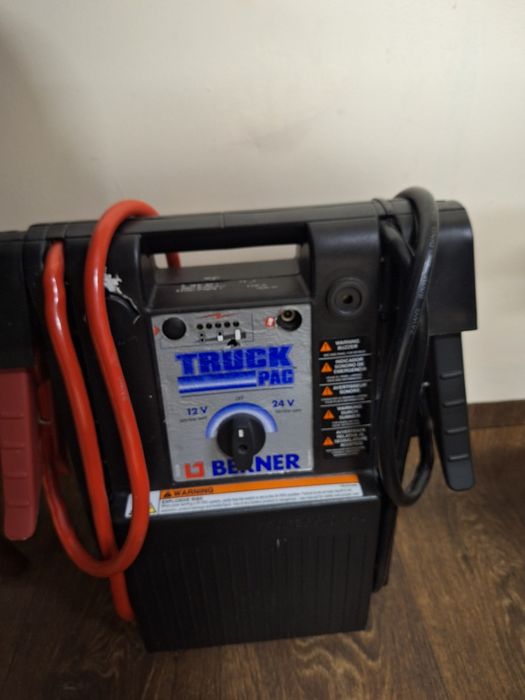 Vând robot pornire auto