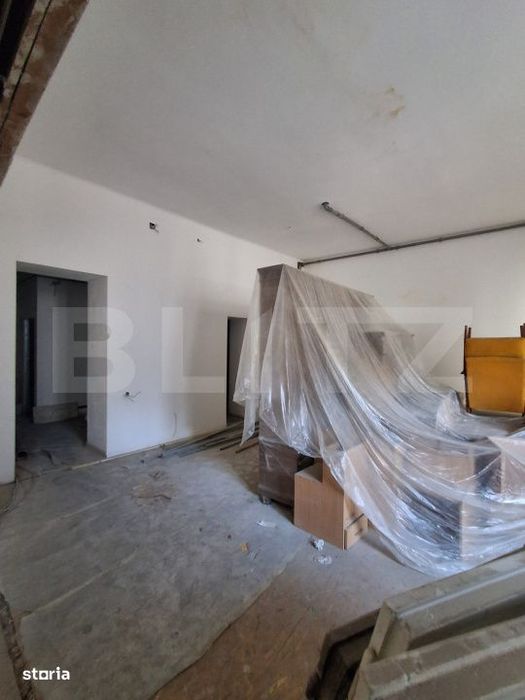 Spatiu comercial 160 mp + terasa 40 mp, langa Piata Sfatului – Centr