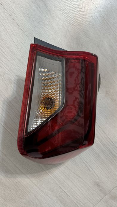 Задний фонарь для Киа К5 продаю
