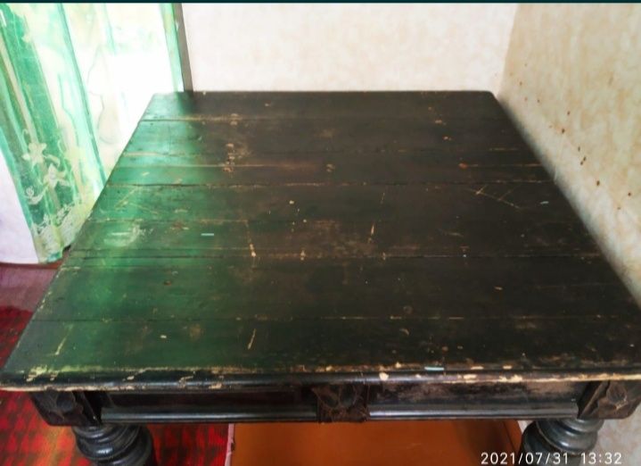 Антикварный стол