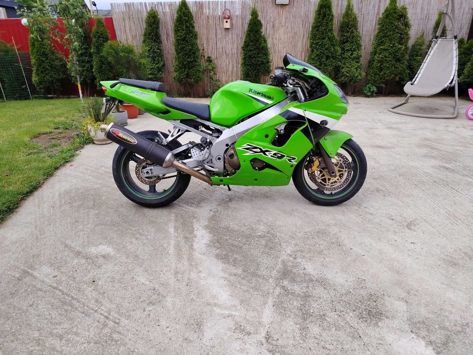 Motor Kawasaki Ninja ZX 9R