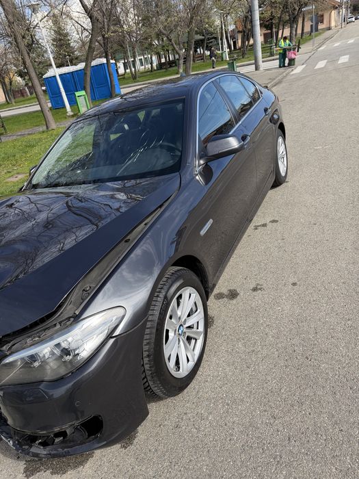 Bmw F10 Lci automat 520d 190 cai avariat lovit porneste- se deplasează