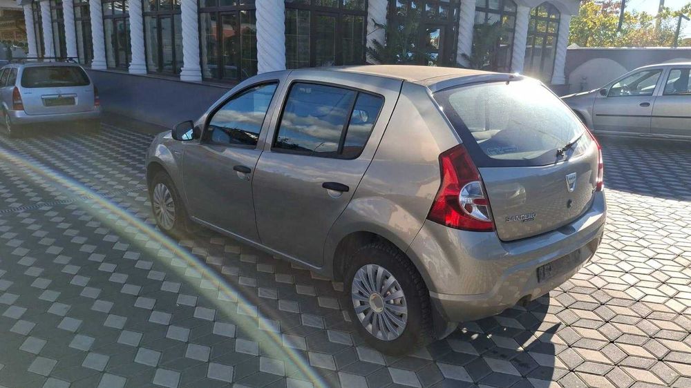 Dezmembrez Sandero 1.4 benzina