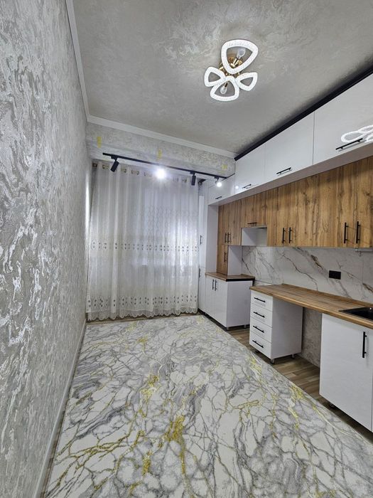 Продаю 2 комнатную квартиру в городе Бухаре