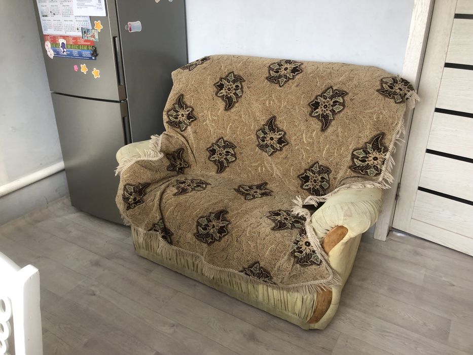 Продам диван и два кресло