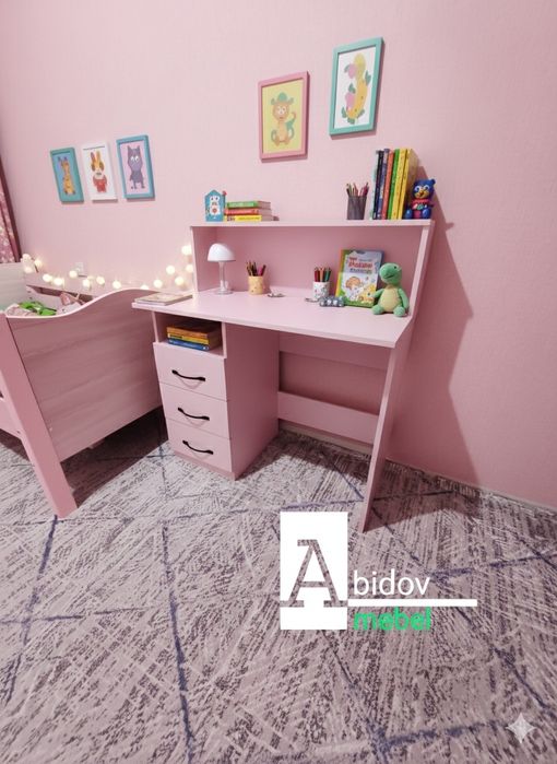 Компактный и стильный парта ( письменный стол- компьютерный стол )