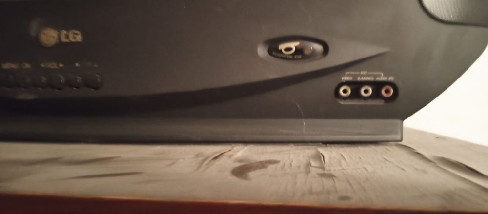 Продам телевизор и стиральную машину.