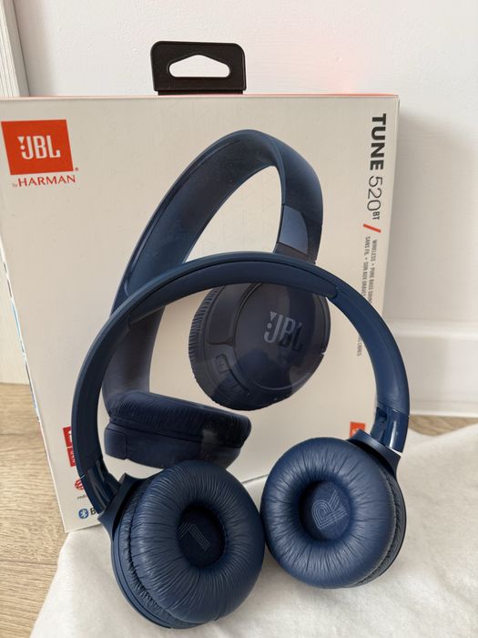 Vand casti JBL Tune 520BT ca noi