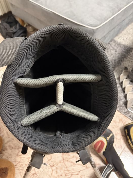 Titleist чанта за голф + 14 голф стика PING, COBRA + топки за голф