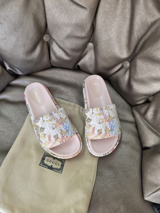 Налични чехли Gucci