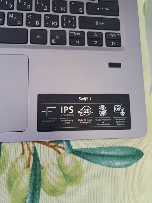 Продам ноутбук  ультрабук acer swift 1