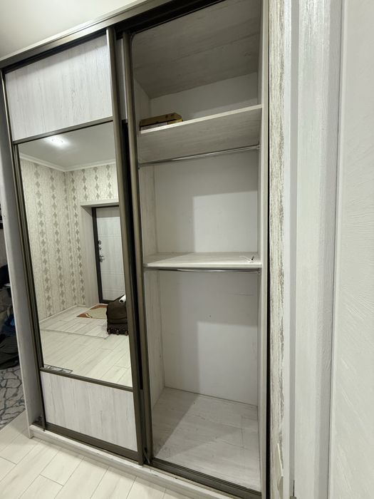 Шкаф купе с зерколом