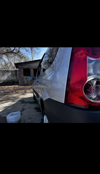 Лада ларгус 2013 года