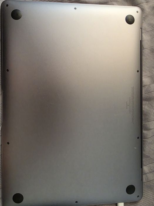 Продам Macbook Air 13 (M1, 2020)