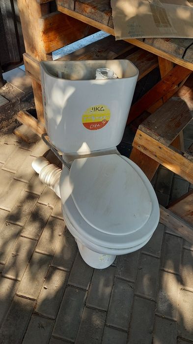 Унитазы бу продам