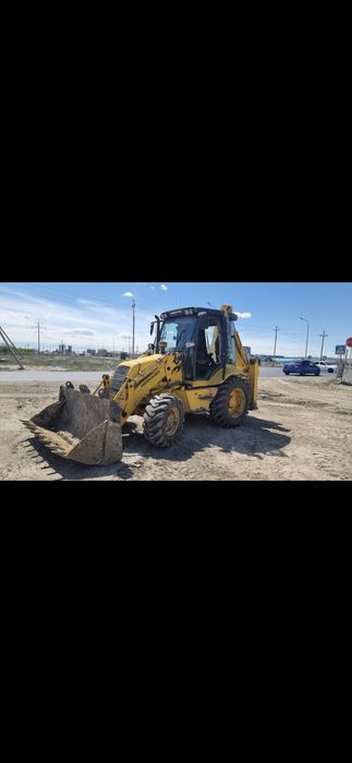 Экскаватор погрузчик 3 в1 трактор