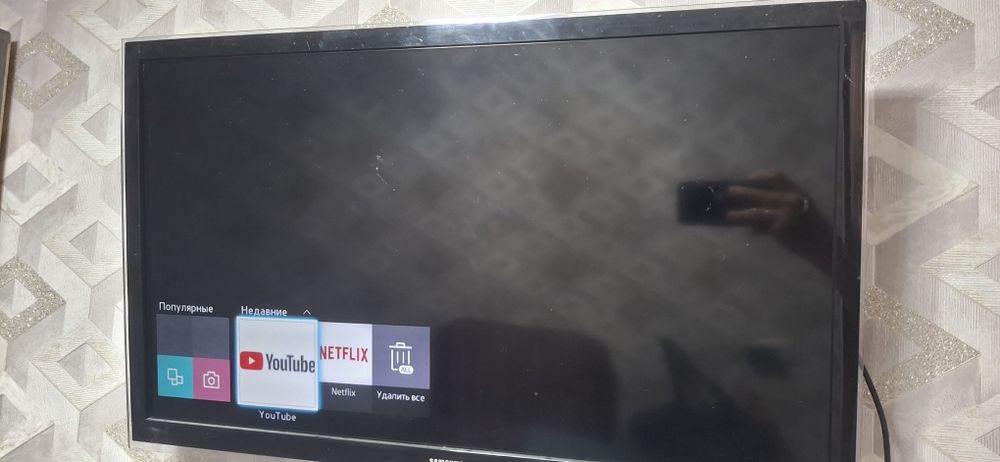 Продам телевизор Samsung Smart TV