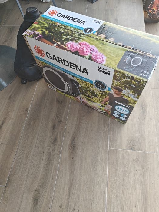 Tambur cu furtun Gardena  dispozitiv perete roll-up + furtun 35 m