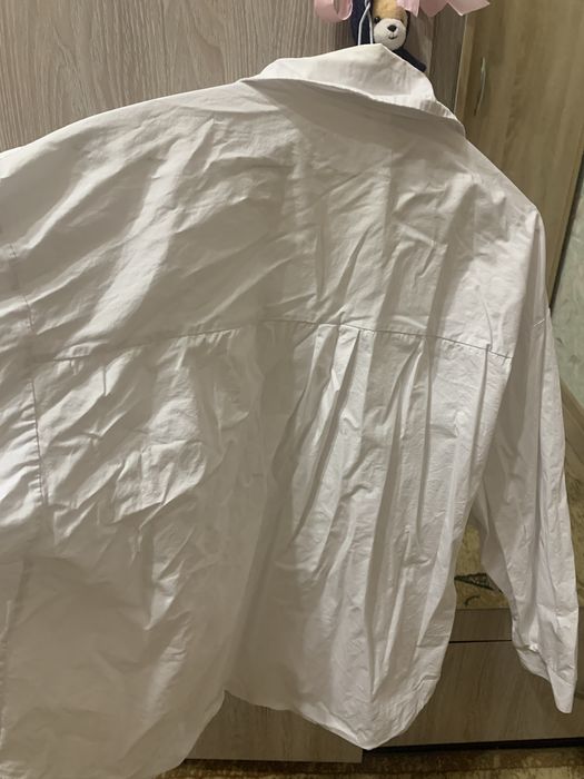 Белые рубашки.