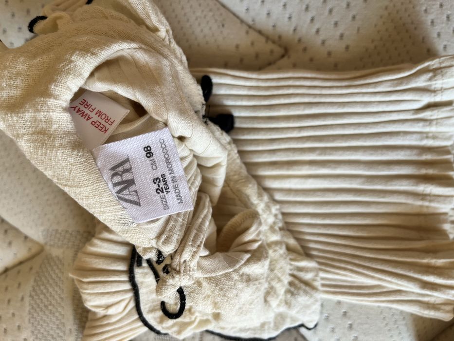 Детска блуза с кожени къси панталони Zara