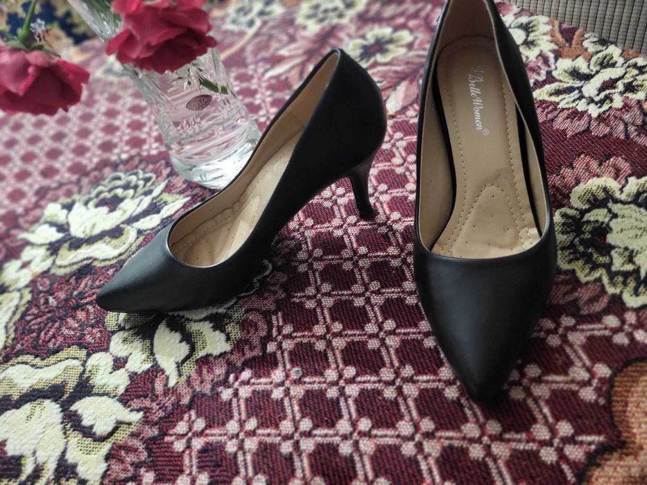 Кожени обувки на ток