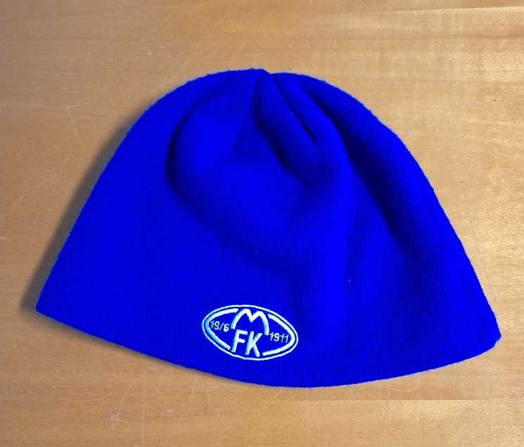 Футболни шапки Манчестър Юн.,Мьолде,шалове,шорти