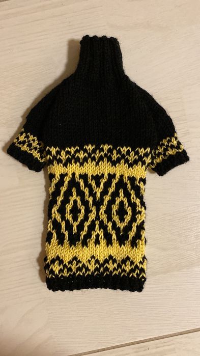 Дрехи, пуловери по поръчка за куче