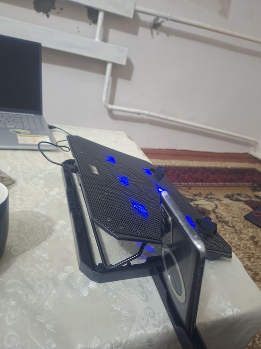Noutbuk va planshet uchun sovutgich, 6 ta ventilyatorli