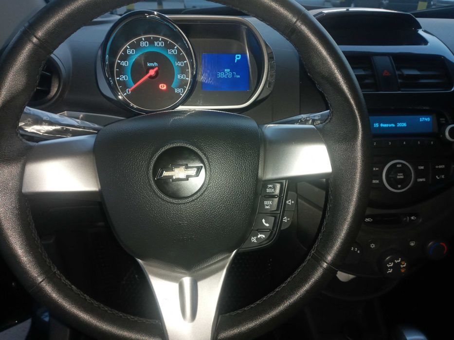 Продается SPARK 2022 год автомат газ метан пробег 38000