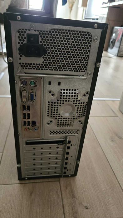 Компютър Pentium 2.6GHz 2GB Ram 500GB HDD
