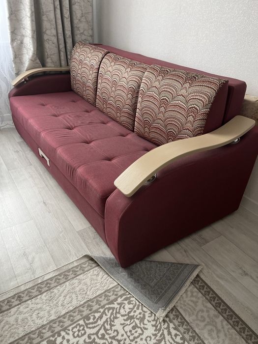 Продаеться диван (раскладываеться в кровать)