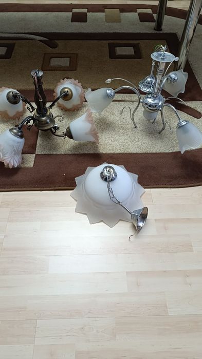 Lustre in stare foarte buna