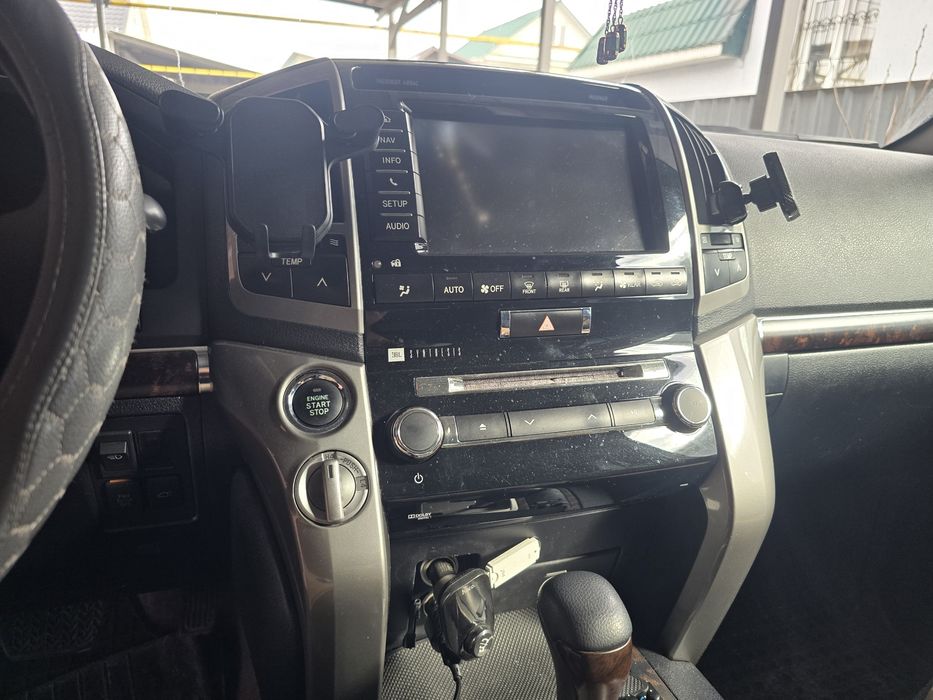 Toyota Land Cruiser 2012