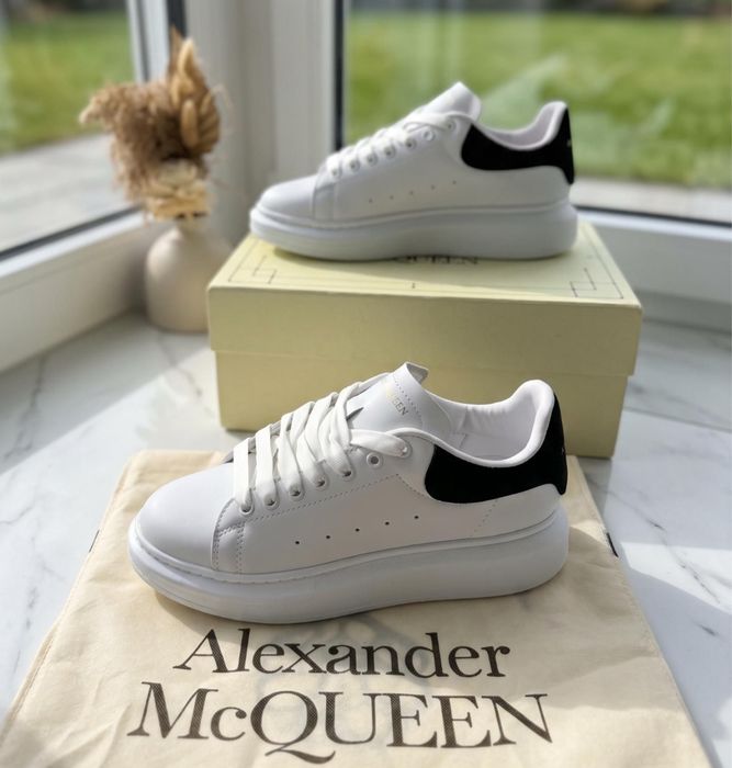 Alexander Mcqueen - White and Black - 40-45