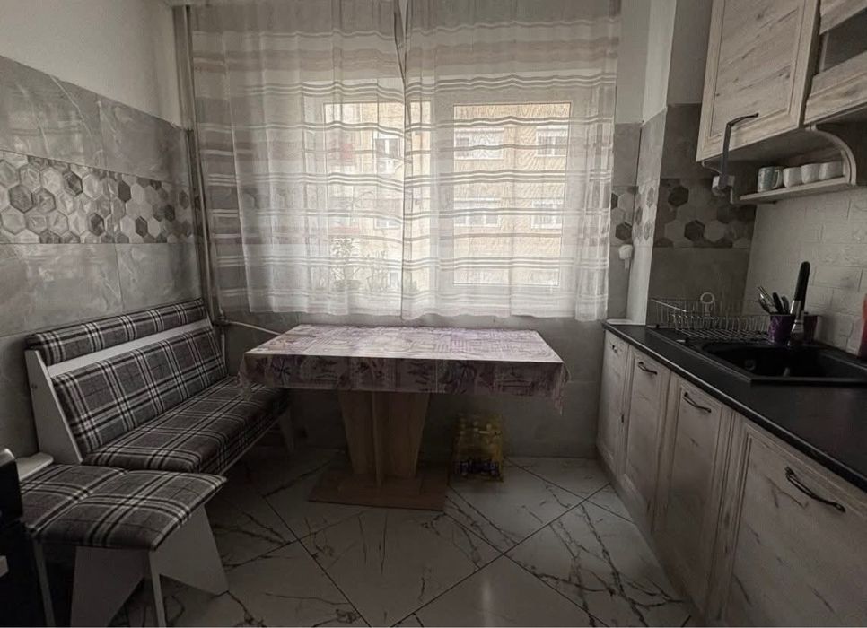 Apartament cu doua camere , zona Rogerius