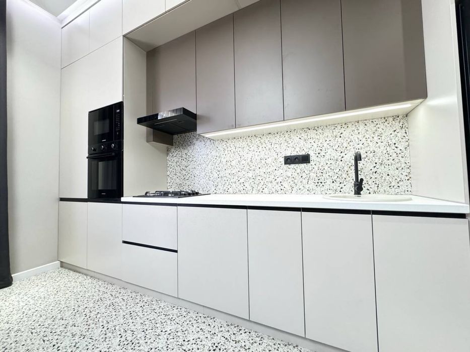 Жк Parkwood! 3х комнатная квартира с новым ремонтом! В центре города!