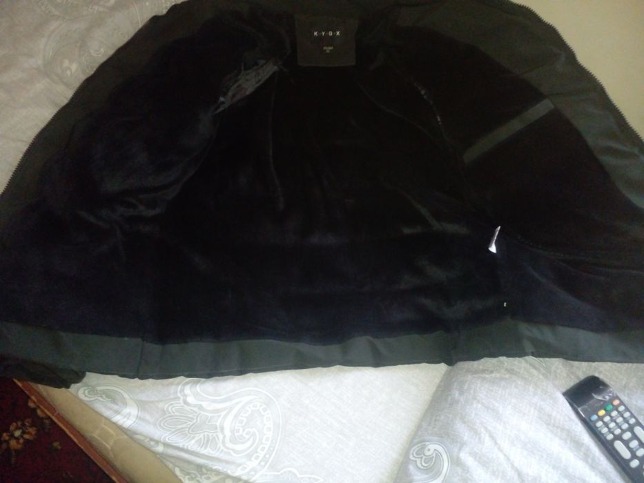 Kurtka sotiladi bolalarniki