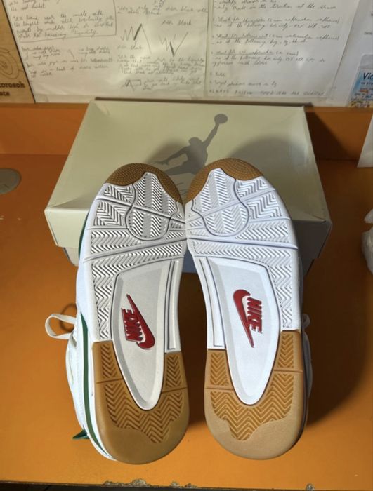 Air Jordan 4 White and Gree