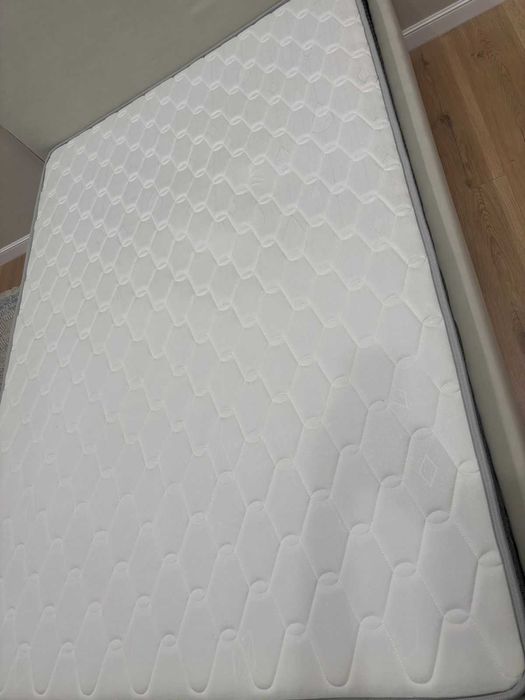Продам матрац 140*200