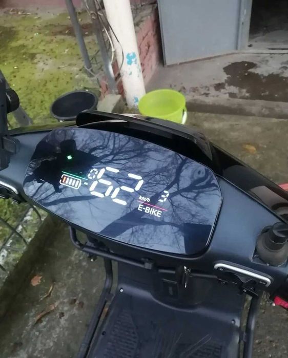 E-BIKE elektroskuter sotiladi