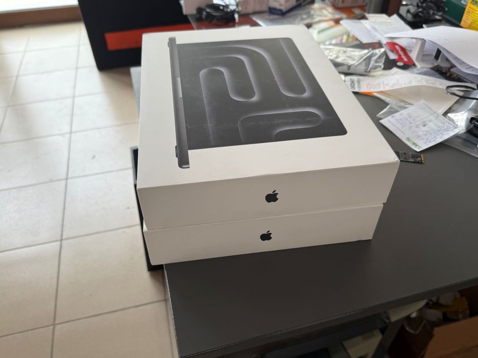 НОВ! Apple MacBook PRO 14 M5 Запечатани  ГАРАНЦИЯ Налични 7бр. Промо!
