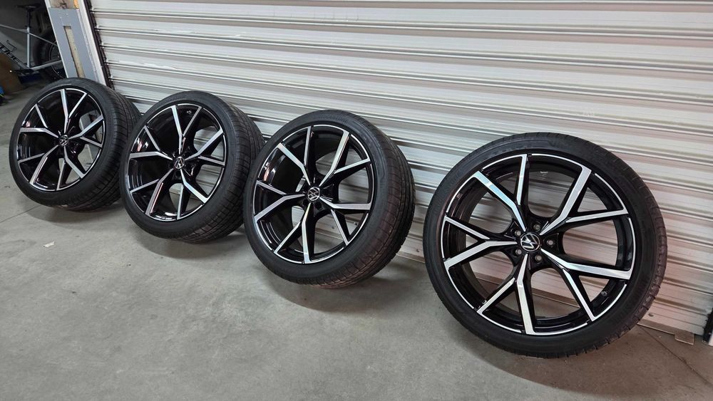 джанти за VW Touareg / Фолксваген Туарег 22" с гуми 285/35/22