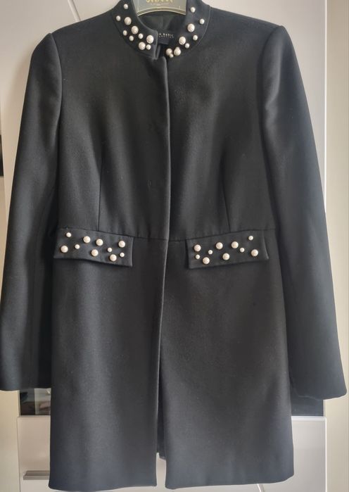 Сака на марката Zara