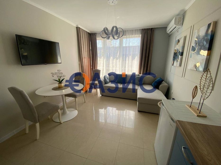 Продава се Двустаен апартамент в Свети Влас - 49 кв.м за 1062 €/кв.м - Снимка #8