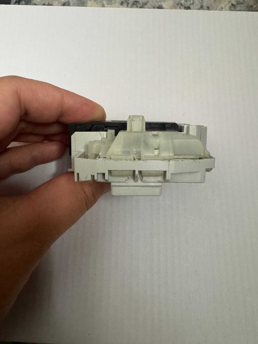 Продам! Зап.часть для стиральной машины BOSCH 4 серии.