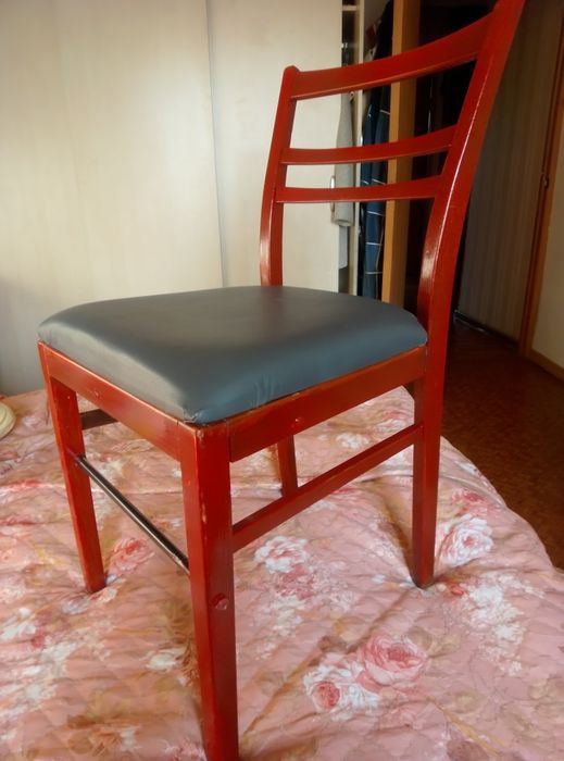 Стул. бу Крепкий. Чистый.