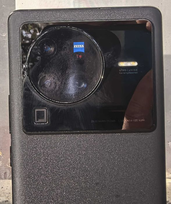vivo X80 Pro Android smartphone